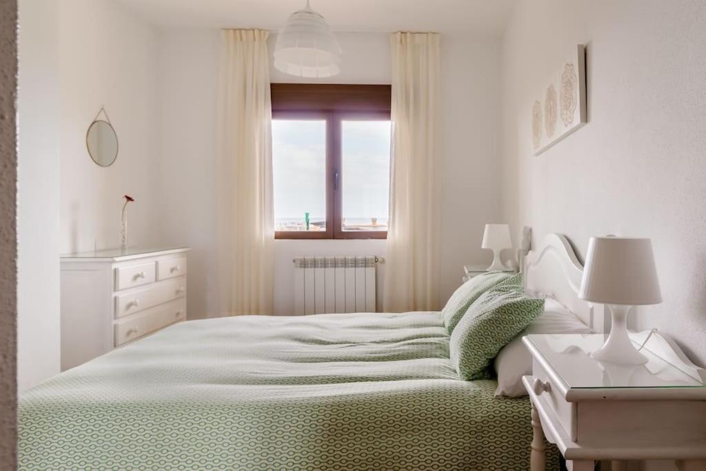 Casa De Las Flores - Apartamento Con Jardin Privado Frente A La Playa De Comillas Esterno foto
