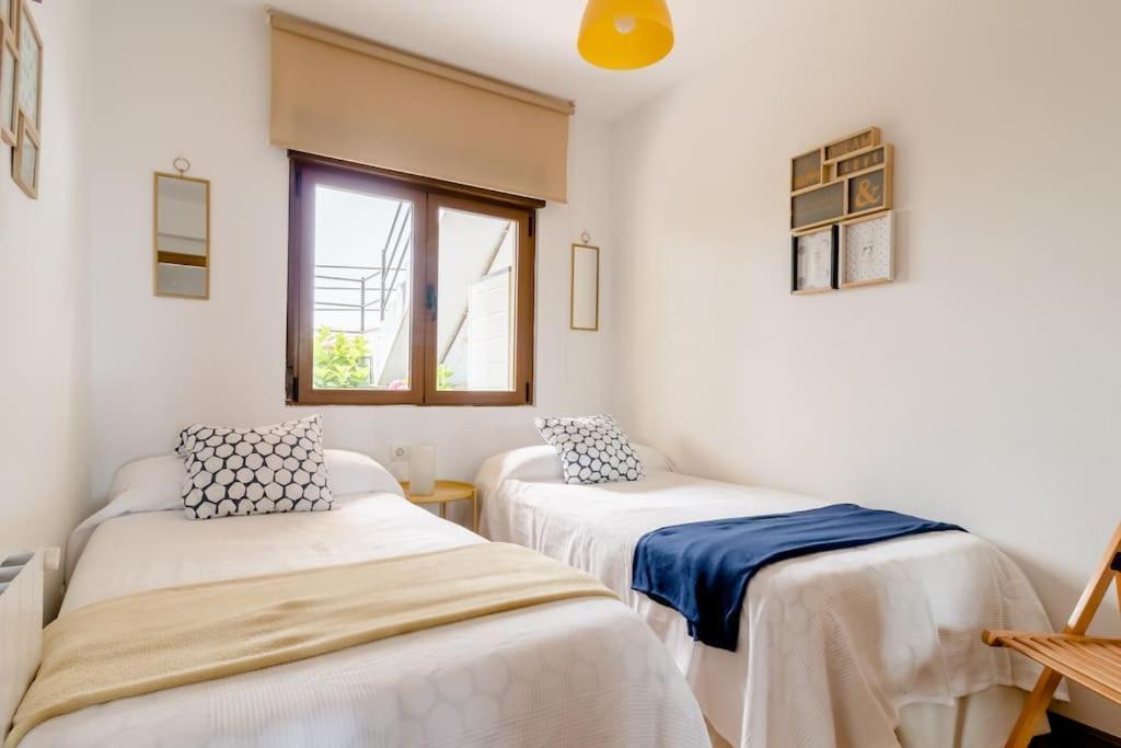 Casa De Las Flores - Apartamento Con Jardin Privado Frente A La Playa De Comillas Esterno foto